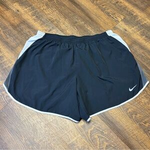 Nike Tempo Dri Fit Black White Lined Running Shorts Women’s 1X Gym Running